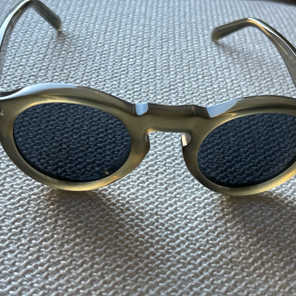 Authentic Celine Womens sunglasses! great condition small size frame!